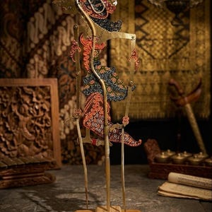 Gran marioneta de sombras Srikandi – Decoración de pared Wayang Kulit indonesia hecha a mano, arte de cuero javanés