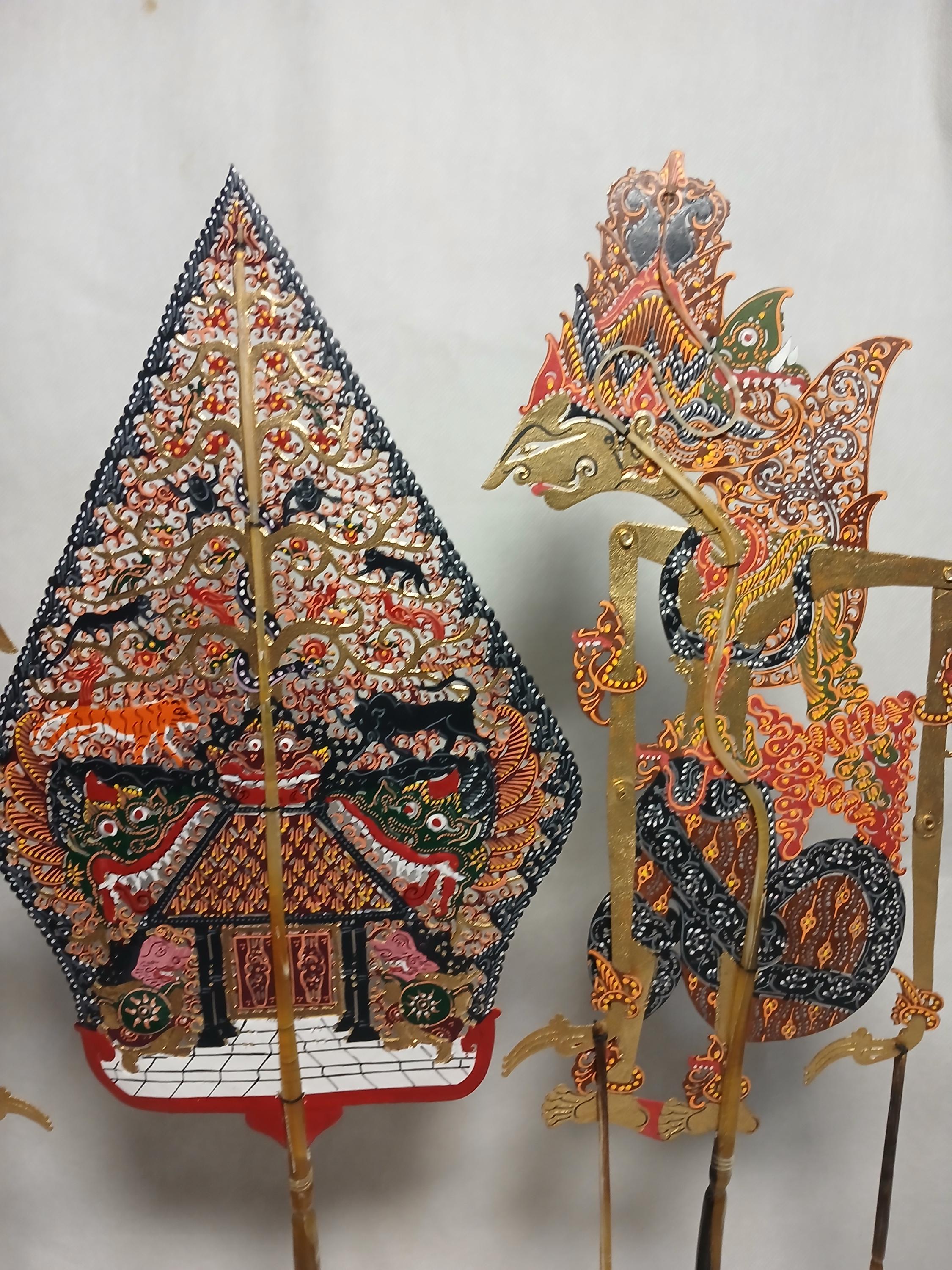 ミニチュア インドネシアのワヤン クリット、ジャワの影絵人形