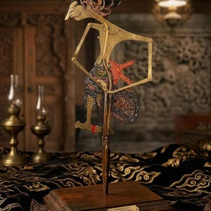 Large Yudhistira Shadow Puppet – Handmade Indonesian Wayang Kulit Wall Decor, Javanese Leather Art