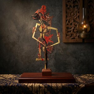 Large Wisnu Shadow Puppet – Handmade Indonesian Wayang Kulit Wall Decor, Javanese Leather Art