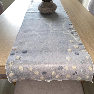 Camino de mesa de fieltro: portaplatos y jarrón, decoración para el hogar de lana merino