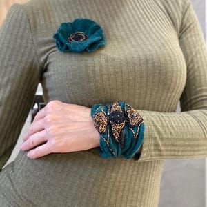 Hand‑felted Emerald Wool Cuff Bracelet with Beads | Merino Wrist Jewelry | Gift for Her
