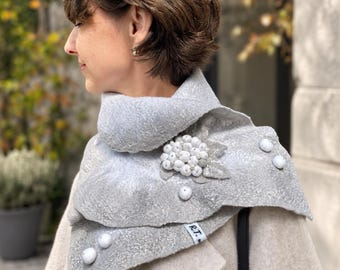 Felted Ruffle Scarf with Brooch , Gray & White Wool Neck Warmer