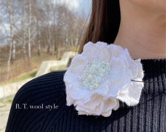 Felt choker with white flower,woolen choker,felt choker,neck decoration,white woolen flower,gift for woman,neck decoration,wedding accessory