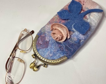 Vilten brillenkoker met 3D-bloem en metalen sluiting, Nuno vilten brillenhoes