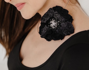 Felt choker with a black flower, Made of wool, natural silk, viscose fibers, beads, Unique, textured, Will complement your look.