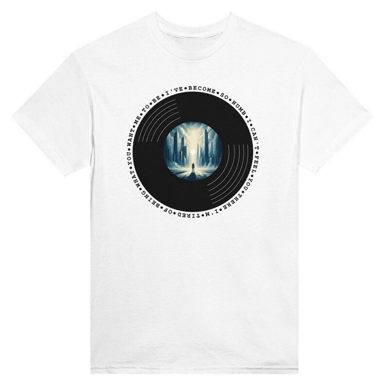 Kreatives individuelles Songtexte T-Shirt Vinyl Design Numb Chill & Deep Rock Musik Vibes Lässiges Alltagsmode Shirt Unisex White