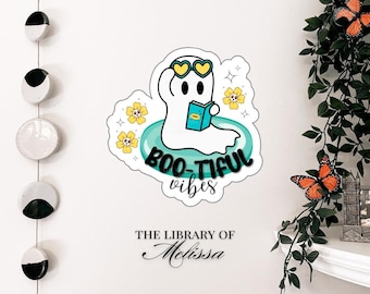 Summerween Boo-tiful Vibes Aufkleber | Buch-Liebhaber-Geschenke | Schmutz Leser | Bücherwurm Geschenke | Holographisch