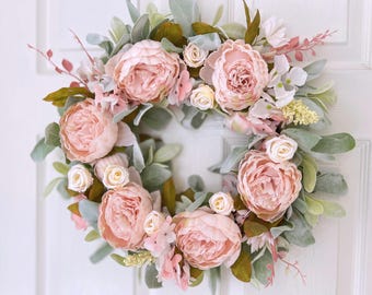 Poederroze pioenroos en lamsoor deurkrans, deurkrans lente zomer, handgemaakte lentekrans, kunstpioen buitenkrans, bruiloftdecor
