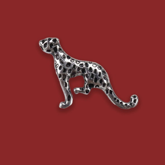 A running leopard brooch, animal pin - image 1