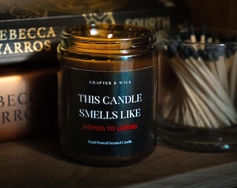 Vela inspirada en el libro "De enemigos a amantes", ideal para regalar, decoración literaria, para amantes de los libros, Booktok