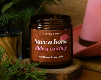 Świeca Cowboy Romance Book Candle, świeca sojowa o zapachu wanilii i bursztynu