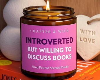 Świeca Miłośnika Książek | Zapachowa świeca sojowa, dowcipny podpis, prezent dla miłośników książek