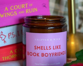 Świeca zapachowa „Książkowy chłopak” | Prezent dla miłośnika książek | Prezent dla czytelnika romansów i miłośników książek inspirowany Booktok, prezent na Galentynki