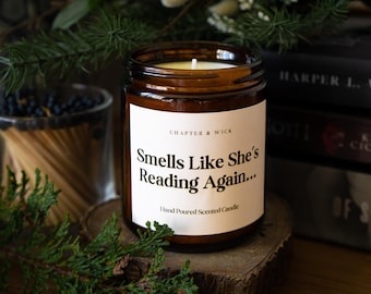 Zapach jakby znowu czytała, świeca o tematyce książkowej, pomysł na prezent, wystrój w stylu książkowym, miłośnik książek, Booktok