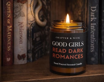 Świeca w stylu dark romance, świeca w stylu sprośnym, świeca w stylu książkowym, pomysł na prezent, wystrój w stylu książkowym, miłośnik książek, Booktok