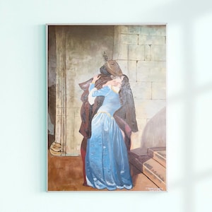 Puede incluir: Pintura al &oacute;leo sobre lienzo que representa una escena rom&aacute;ntica. Una mujer con un vestido azul claro es abrazada por una figura con abrigo y sombrero oscuros. El fondo presenta elementos arquitect&oacute;nicos y una paleta de colores c&aacute;lidos.