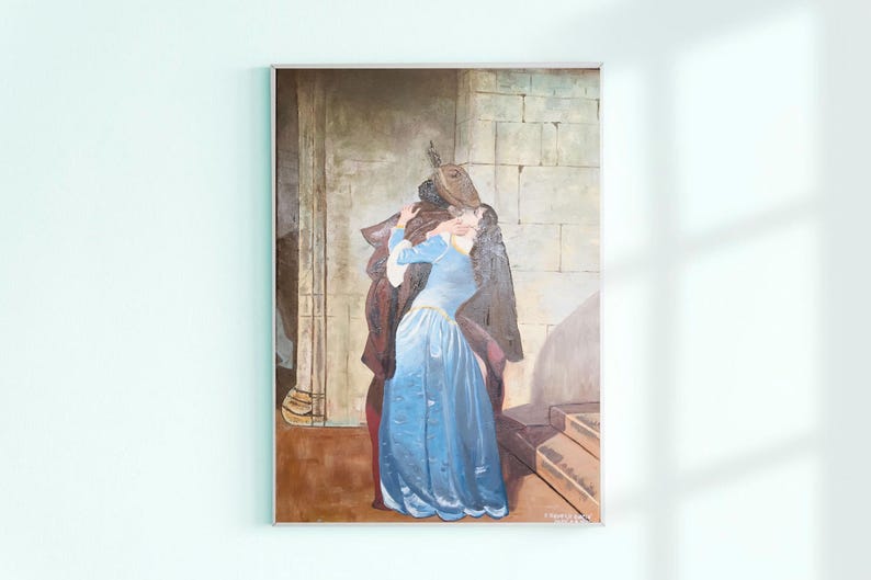 Puede incluir: Pintura al &oacute;leo sobre lienzo que representa una escena rom&aacute;ntica. Una mujer con un vestido azul claro es abrazada por una figura con abrigo y sombrero oscuros. El fondo presenta elementos arquitect&oacute;nicos y una paleta de colores c&aacute;lidos.