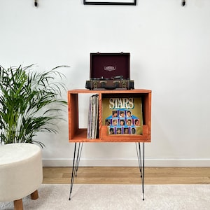 Record Player Table – Wooden Turntable Stand with Vinyl Storage – Handmade LP Console Cabinet – Mid Century Modern Audio Furniture
