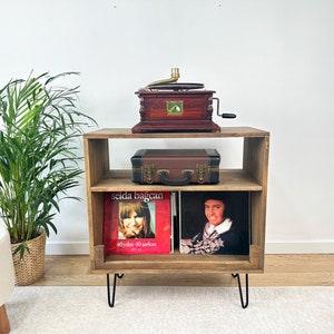 Wooden Turntable Stand with Vinyl Storage – Handmade Record Player Console – Solid Wood LP Cabinet – Mid Century Music Furniture