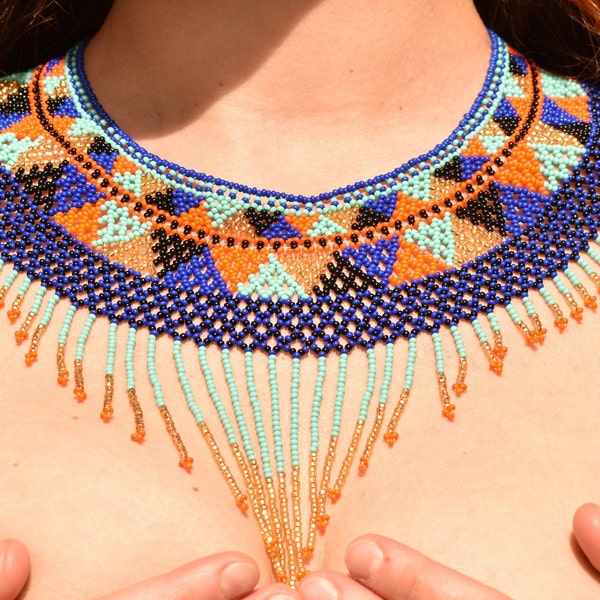 Plastron géométrique inspiration Maya et Aztèque, bijou ethnique fait à la main, idée cadeau, bijou éthique et conscient