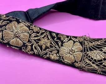 Vintage goudwerk geborduurde riem begin 20e eeuw metalen draadsjerp 31,5 inch