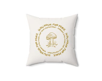 Pilz Illustration Kissen | Slow Down Find Peace Kreis Grafik Senfgelb