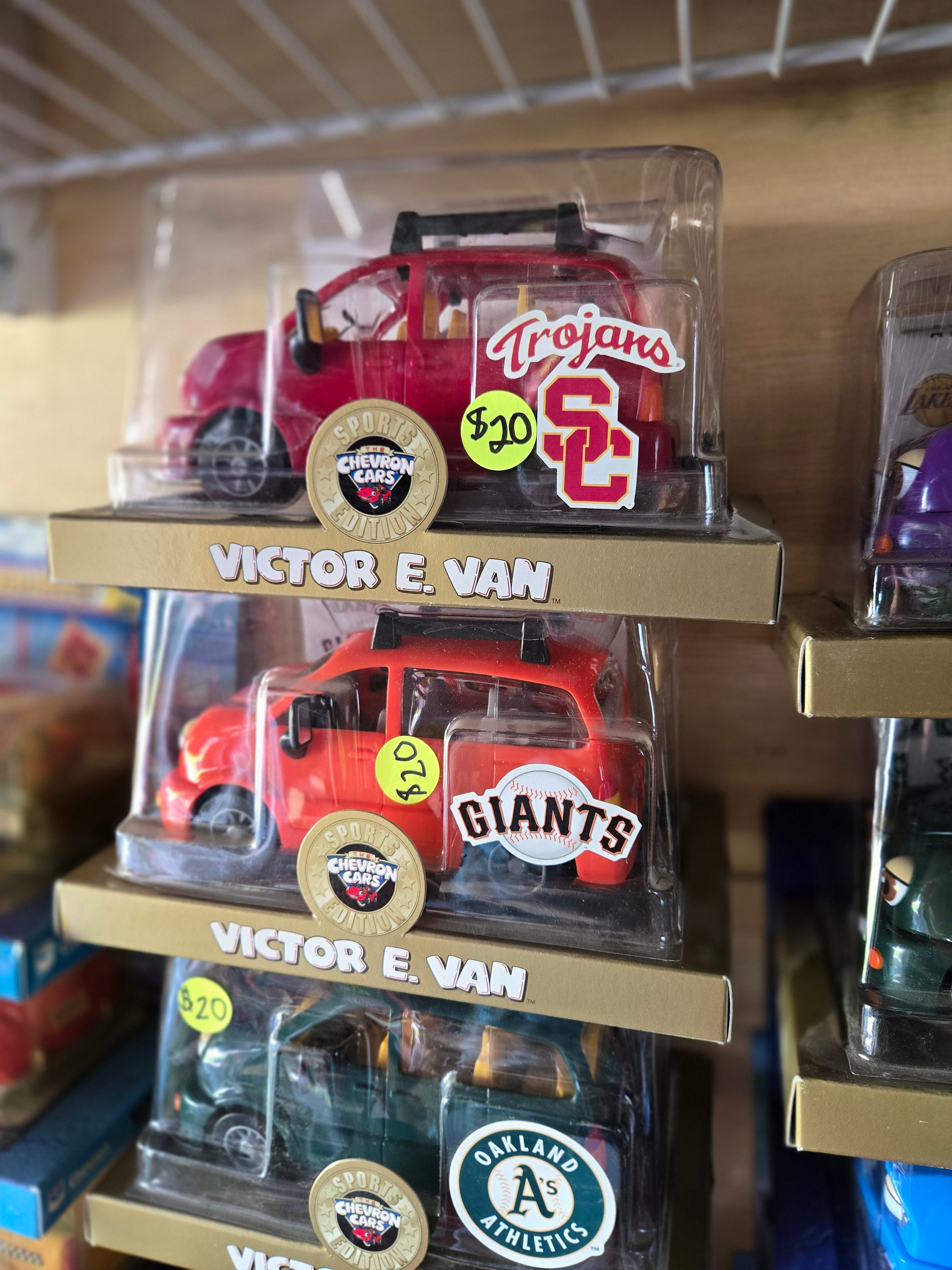 THE CHEVRON CARS（オリジナルケース入り、未使用品） Chevron Cars Fun Club Kit Special Numbered Icon Car Edition