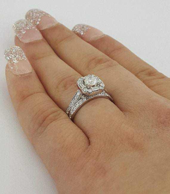 Helzberg Round Diamond Halo Engagement Ring & Band Se… Gem