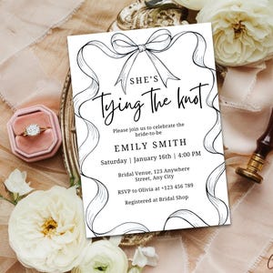 Plantilla de invitación minimalista para despedida de soltera, invitación para despedida de soltera She's Tying the Knot, invitación minimalista para despedida de soltera con lazo en blanco y negro