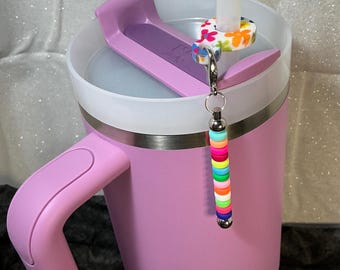 Pink & orange vivid flowers silicone straw dangler. Various colors round petite silicone beads start with green end with dark blue.