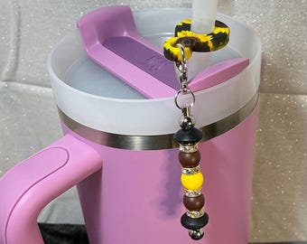 Dark sunflower silicone straw dangler. Yellow & brown rounds, black disc silicone beads with gold rhinestone spacers. Personalize your cup!