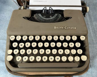 Vintage 1958 Smith Corona Skyriter Typewriter – Tested with New Ribbon & Original Case