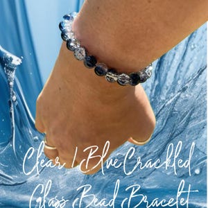 Dark blue and clear cracked glass bead bracelet