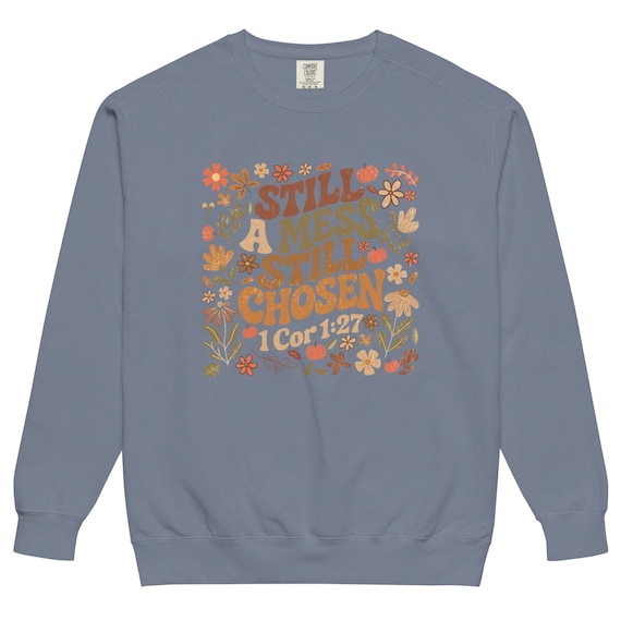 Comfort Colors Christian Sweatshirt | 1 Corinthians 1:27 Bible Verse Crewneck | Faith Based Apparel | Scripture Pullover | Religious Gift