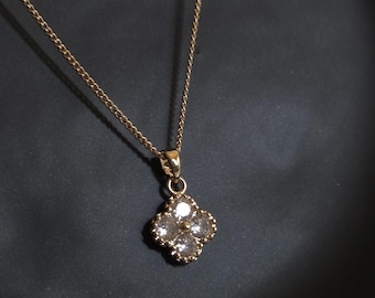 Four Leaf Clover Necklace: Mother of Pearl & Agate, Gold Stainless Steel