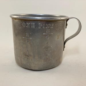 Vintage One Pint Aluminum Measuring Cup, 1930s, Rustic Farmhouse Decor, Primitive Tin Cup