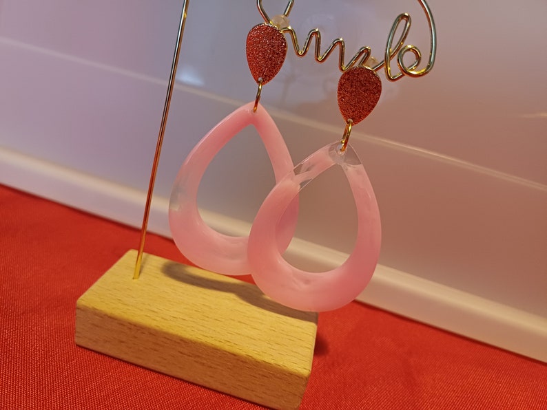 Boucles d'oreilles pendantes goutte rose effet fumée