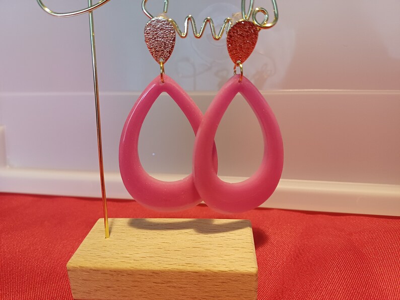 Boucles d'oreilles pendantes goutte rose irisé