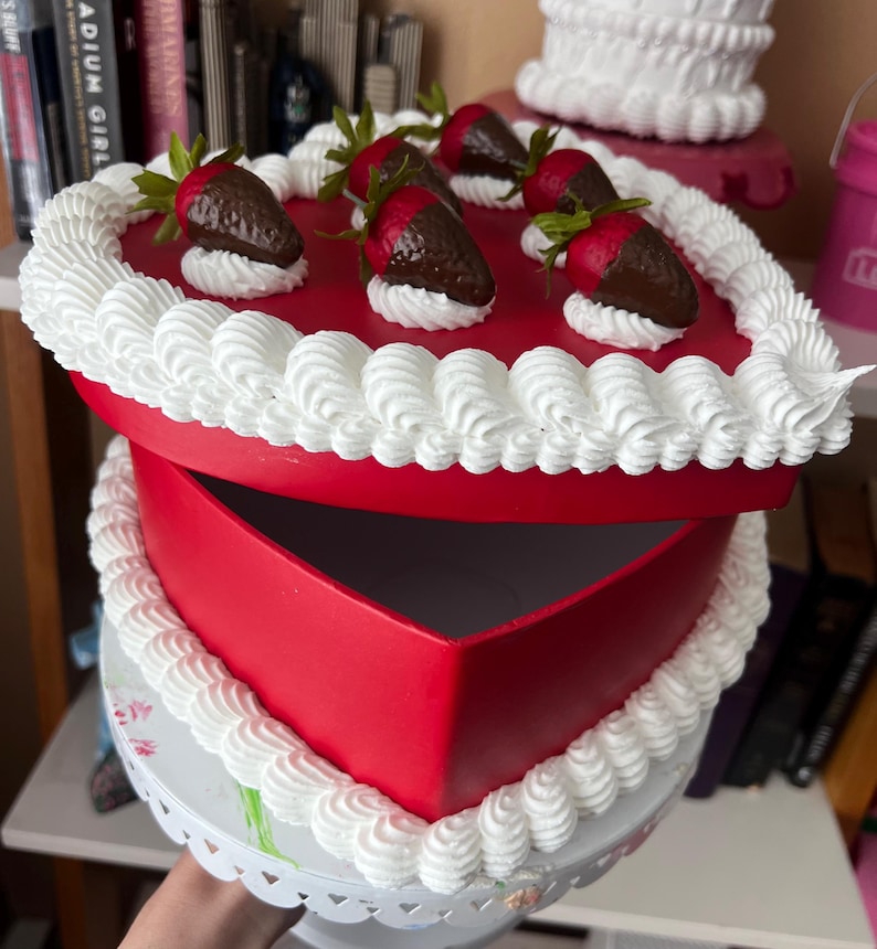 Chocolate Covered Strawberry Heart Cake Box - Etsy