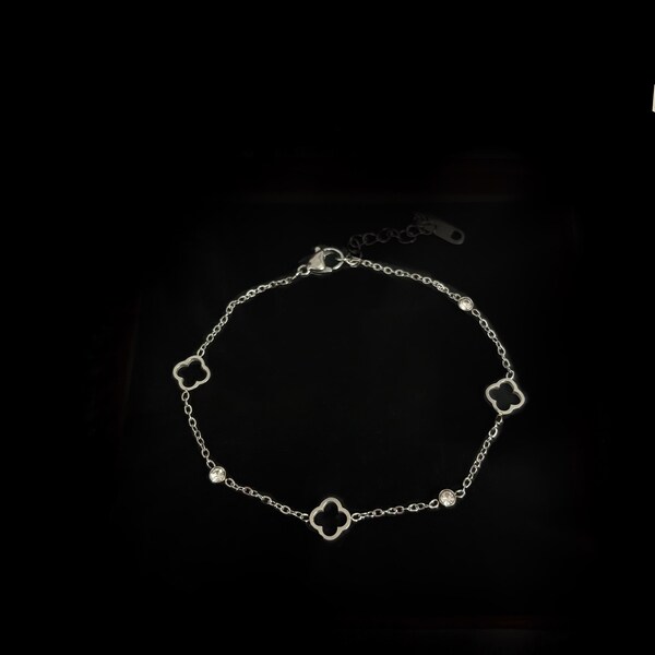 Mini Charms Clovers Bracelet In Silver Plating
