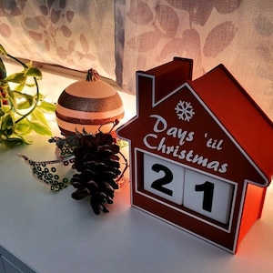 3D Printed House Countdown Display | Days 'til Christmas Shelf Decor (Reusable)