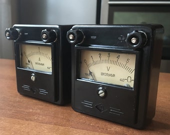 1968 Voltmeter Ammeter Laboratory Bakelite case Vintage Analog meters Steampunk parts Industrial tools Measuring instrument USSR 2pcs