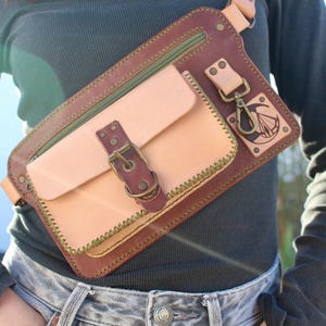 Riñonera de cuero artesanal con cremallera y bolsillo frontal – Riñonera de cuero hecha a mano, estilo único y funcional, accesorio de cuero
