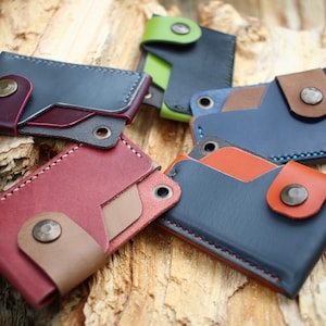 Handmade leather card holder with multiple compartments – Exclusive and functional minimalist design