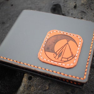 Matte Gray Handcrafted Leather Bifold Wallet with Handmade Patch – Compact and Durable Wallet