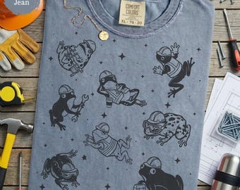 Funny Construction Worker Frogs Shirt - Contractor Gift Tee, Cute Frog Shirt for Builders and Tradesmen
