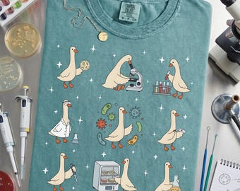 Microbiologist Silly Goose Shirt - Funny Biochemist Lab Tech Tee, Biology Student Gift, MLS MLT Scientist Shirt