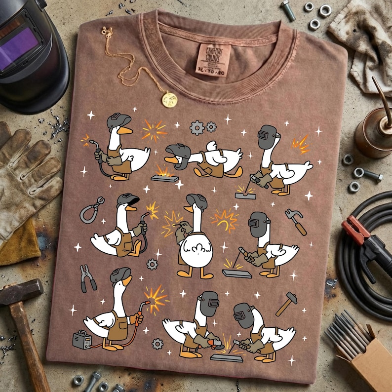 Pode incluir: Um conjunto de tr&ecirc;s canecas de cer&acirc;mica com acabamento fosco e salpicado. As canecas s&atilde;o em tons de creme, cinza claro e cinza escuro. Cada caneca tem um design simples e minimalista, perfeito para caf&eacute; ou ch&aacute;.