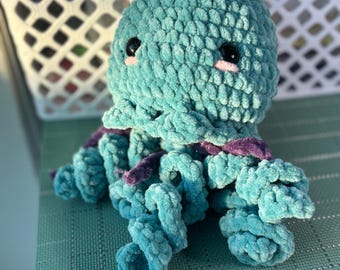 Medusa de pelúcia fofa de crochê